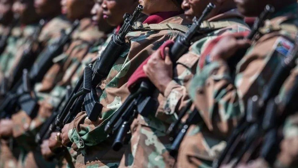 Afrique-Pourquoi nos armées sont si faibles et si peu fiables ? Afrique-Pourquoi nos armées sont si faibles et si peu fiables ?