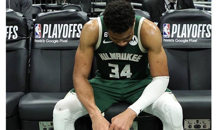 Les Bucks sont en vacances : le favori prend la porte dès le premier tour, la stupeur est totale Les Bucks sont en vacances : le favori prend la porte dès le premier tour, la stupeur est totale