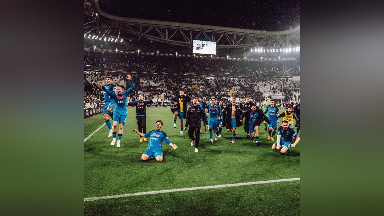 SERIE A: le Napoli remporte enfin le titre, 33 ans après Maradona et sa bande SERIE A: le Napoli remporte enfin le titre, 33 ans après Maradona et sa bande