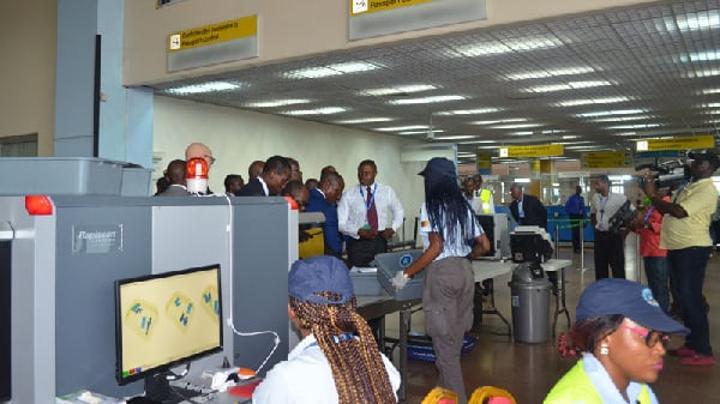 CONDIDENTIEL : des agents l’aéroport de Nsimalen aux arrêts CONDIDENTIEL : des agents l’aéroport de Nsimalen aux arrêts