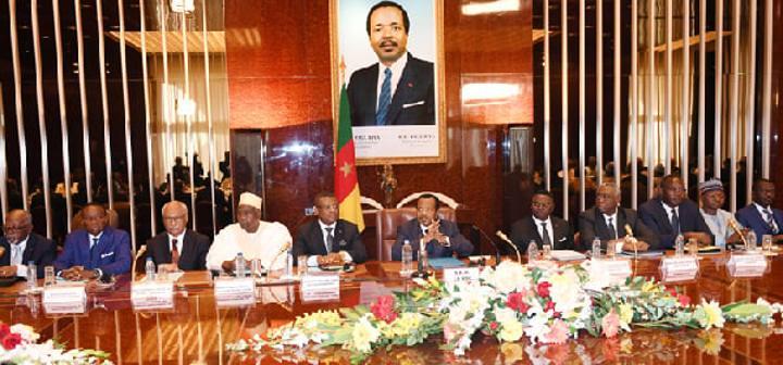Enorme scandale au gouvernement : une sénatrice dévoile à la télé ses prouesses 'sexuelles' avec un ministre de Paul Biya marié (vidéo) Enorme scandale au gouvernement : une sénatrice dévoile à la télé ses prouesses 'sexuelles' avec un ministre de Paul Biya marié (vidéo)