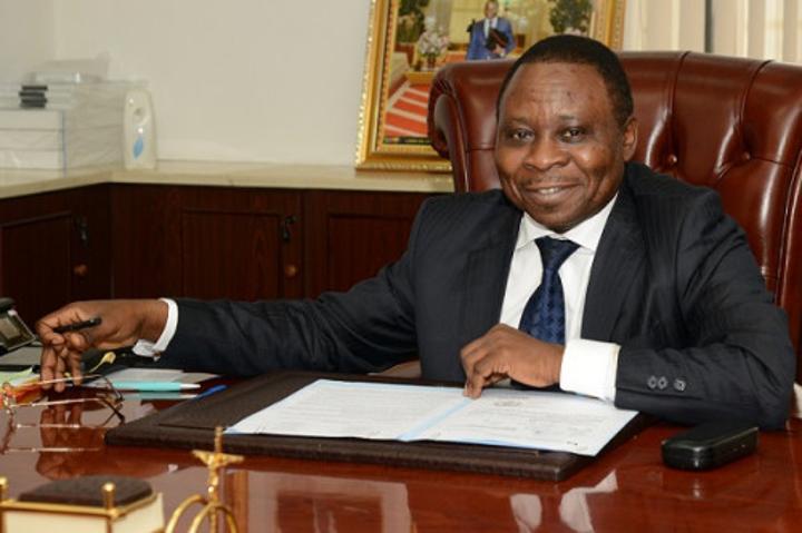 Produits pétroliers : Eloundou Essomba s’oppose à la reprise d’une station-service de Socaepe par Amougou Belinga Produits pétroliers : Eloundou Essomba s’oppose à la reprise d’une station-service de Socaepe par Amougou Belinga