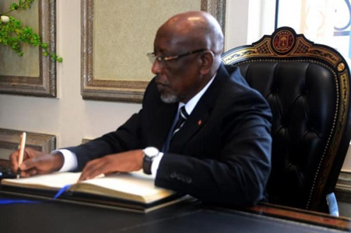 Affaire Savannah : N’Djamena annonce le retour de son ambassadeur à Yaoundé, mettant officiellement fin à la crise Affaire Savannah : N’Djamena annonce le retour de son ambassadeur à Yaoundé, mettant officiellement fin à la crise