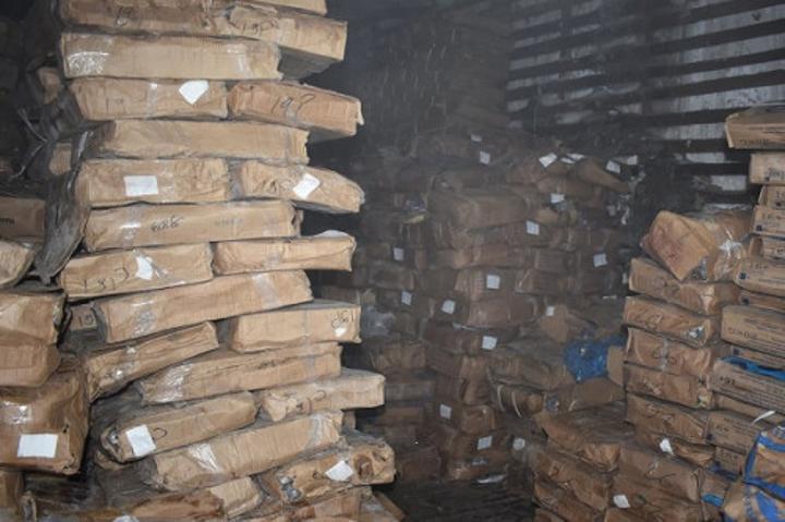 Insécurité alimentaire : près de 700 conteneurs de poissons pourris au Port de Douala Insécurité alimentaire : près de 700 conteneurs de poissons pourris au Port de Douala