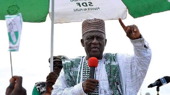 Alice Sadio rend hommage à John Fru Ndi Alice Sadio rend hommage à John Fru Ndi