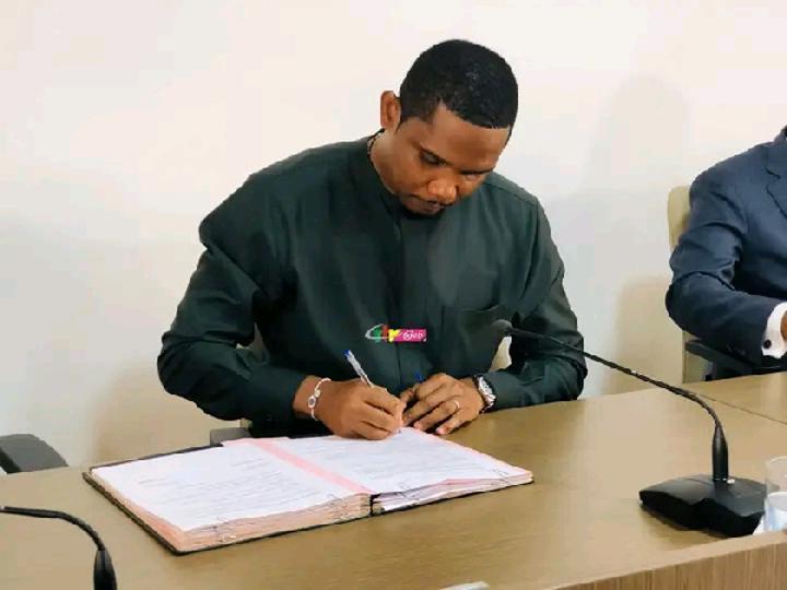 Rebondissement : la Fecafoot compte attaquer Le Coq Sportif en justice Rebondissement : la Fecafoot compte attaquer Le Coq Sportif en justice