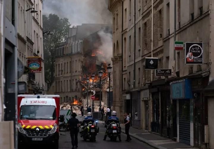 Paul Biya en France : une explosion sème la panique à Paris, plusieurs victimes enregistrées Paul Biya en France : une explosion sème la panique à Paris, plusieurs victimes enregistrées