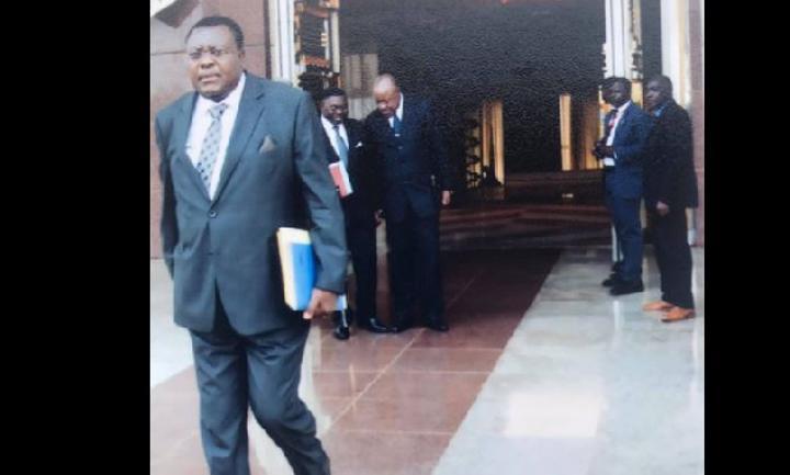 Sérail : après Paul Biya, Jean de Dieu Momo sort du silence Sérail : après Paul Biya, Jean de Dieu Momo sort du silence
