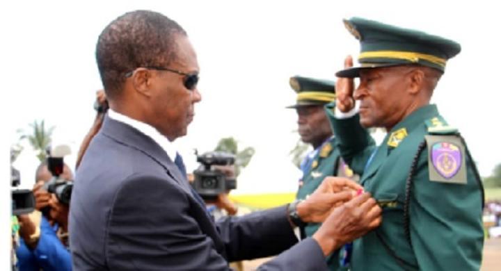 Armée : Paul Biya fait de nouveaux promus Armée : Paul Biya fait de nouveaux promus