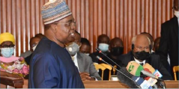 De Lazare à Motazé, ces ministres de Biya qui ont d'autres nationalités et les conservent au cas où De Lazare à Motazé, ces ministres de Biya qui ont d'autres nationalités et les conservent au cas où