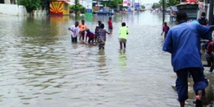 Fortes pluies au Cameroun : voici comment se mettre à l'abri du danger Fortes pluies au Cameroun : voici comment se mettre à l'abri du danger