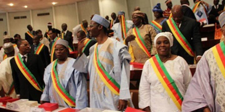 Scandale à l’Assemblée nationale : l'enquête du SED révèle des millions de Fcfa détournés, des têtes vont tomber Scandale à l’Assemblée nationale : l'enquête du SED révèle des millions de Fcfa détournés, des têtes vont tomber