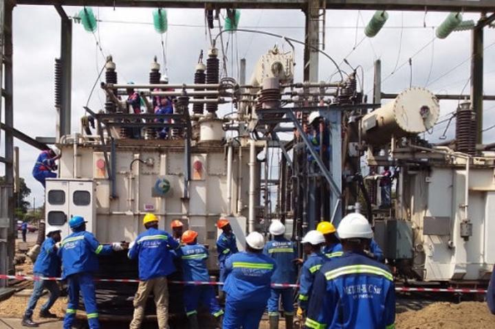 Le Cameroun veut investir 400 milliards en 4 ans pour électrifier un million de ménages et fournir 250 MW aux industries Le Cameroun veut investir 400 milliards en 4 ans pour électrifier un million de ménages et fournir 250 MW aux industries