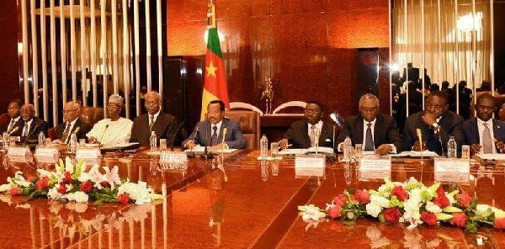 Mort sanglante : la visionnaire Kameni attaque le dossier de trois ministres de Biya Mort sanglante : la visionnaire Kameni attaque le dossier de trois ministres de Biya
