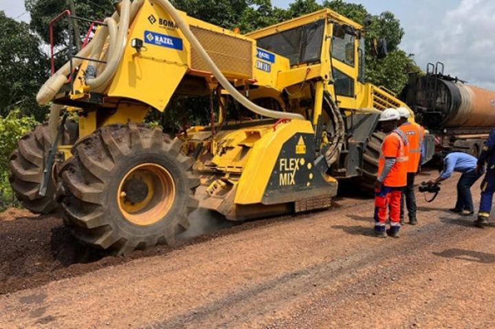 Réhabilitation des routes : le Cameroun expérimente une technique venue des États-Unis pour réduire les coûts Réhabilitation des routes : le Cameroun expérimente une technique venue des États-Unis pour réduire les coûts