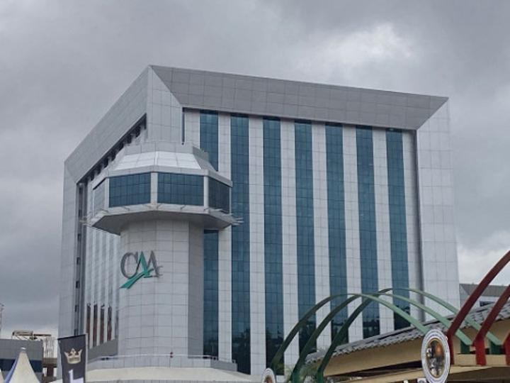 Le Cameroun appelé à rembourser 386,8 milliards de dettes au 3è trimestre, après la dégradation de sa note par Moody’s Le Cameroun appelé à rembourser 386,8 milliards de dettes au 3è trimestre, après la dégradation de sa note par Moody’s