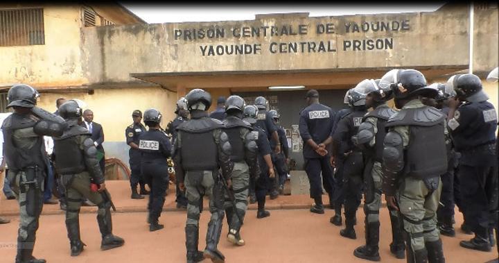 Kondengui : des mouvements suspects à 23h à la prison de haute sécurité, ce qui s’est réellement passé Kondengui : des mouvements suspects à 23h à la prison de haute sécurité, ce qui s’est réellement passé