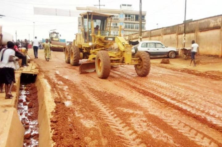 Routes en terre : Nganou Djoumessi ordonne la suspension des travaux d’entretien pour 4 mois, à cause des pluies Routes en terre : Nganou Djoumessi ordonne la suspension des travaux d’entretien pour 4 mois, à cause des pluies