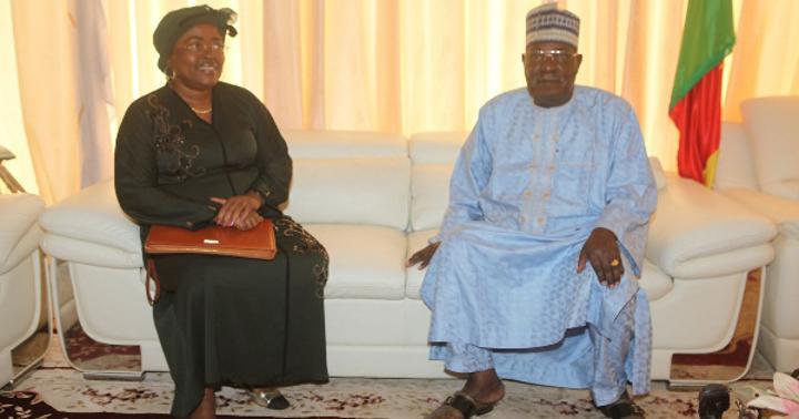 Semaine des TIC: le ministre Minette Li Likeng sollicite l'aide de Cavaye Yeguié Semaine des TIC: le ministre Minette Li Likeng sollicite l'aide de Cavaye Yeguié