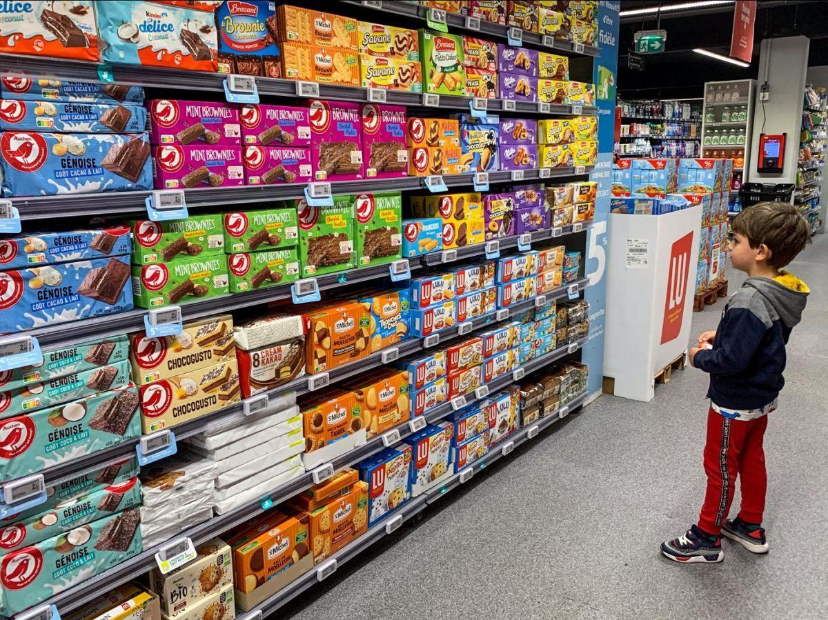 En France, les enfants cibles d’un marketing agressif sur des produits alimentaires de qualité nutritionnelle très médiocre En France, les enfants cibles d’un marketing agressif sur des produits alimentaires de qualité nutritionnelle très médiocre