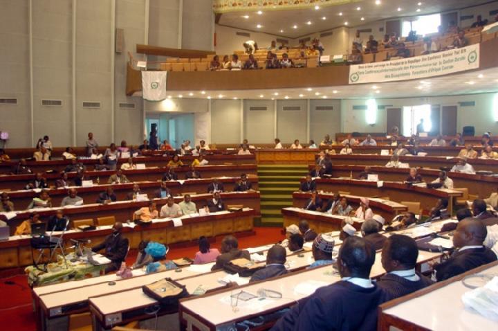 C’est le chaos à l’Assemblée nationale : après Cavaye, un autre puissant proche de Biya dans la tourmente C’est le chaos à l’Assemblée nationale : après Cavaye, un autre puissant proche de Biya dans la tourmente