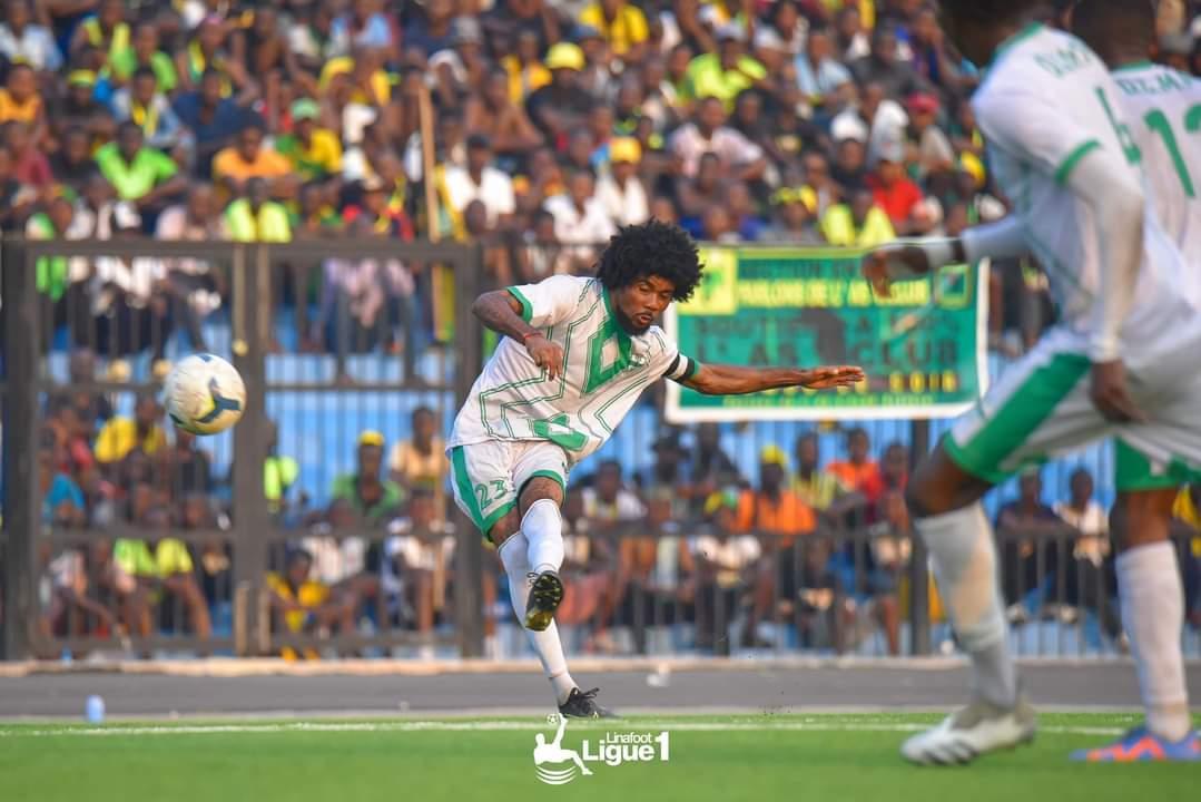 Désordres après le derby de Kinshasa : la FECOFA décide le huit clos pour les prochains matchs du DCMP et V.Club Désordres après le derby de Kinshasa : la FECOFA décide le huit clos pour les prochains matchs du DCMP et V.Club