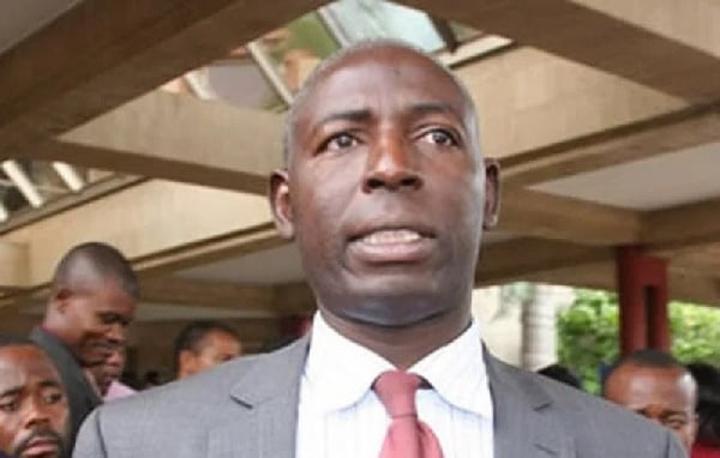 Un t-shirt d’Alain Fogue vendu à plus de 1.5 million de FCFA Un t-shirt d’Alain Fogue vendu à plus de 1.5 million de FCFA