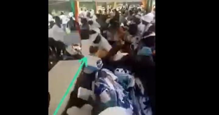 C'est la fin: une rencontre du RDPC dans le nord finit en bagarre (vidéo) C'est la fin: une rencontre du RDPC dans le nord finit en bagarre (vidéo)