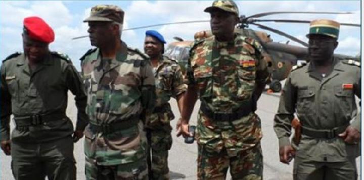 Le général Claude Meka débarque à Maroua après des échos de rébellion Le général Claude Meka débarque à Maroua après des échos de rébellion