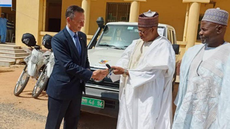 Cameroun : le Haut-Commissaire de la Grande Bretagne s’investit dans le développement de l’Extrême-Nord Cameroun : le Haut-Commissaire de la Grande Bretagne s’investit dans le développement de l’Extrême-Nord