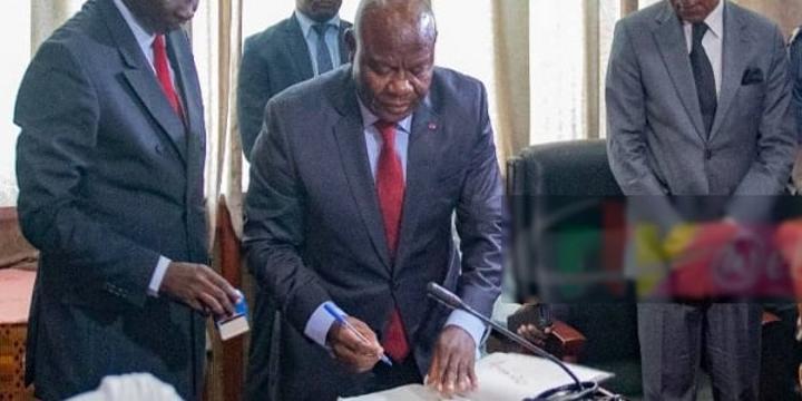 TCS-Eperviers : Noël Essian, le nouveau SG de l'Assemblée nationale bientôt conduit à Kondengui ? TCS-Eperviers : Noël Essian, le nouveau SG de l'Assemblée nationale bientôt conduit à Kondengui ?