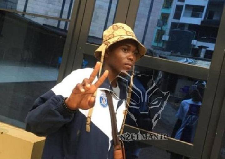 Yaoundé : un jeune laveur trouve 6 millions dans une voiture et choque le propriétaire Yaoundé : un jeune laveur trouve 6 millions dans une voiture et choque le propriétaire