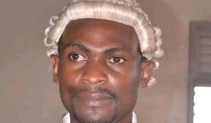 Violente agression de Richard Tamfu par des gendarmes : l'avocat sort de son silence et réagit enfin Violente agression de Richard Tamfu par des gendarmes : l'avocat sort de son silence et réagit enfin
