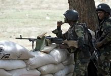 Homme en Tenue S’Exprime sur Élection Présidentielle Homme en Tenue S'Exprime sur Élection Présidentielle