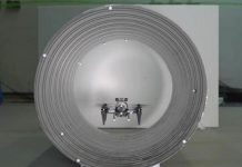 Mini-drone vole avec succès dans des conduits d’aération Mini-drone vole avec succès dans des conduits d’aération