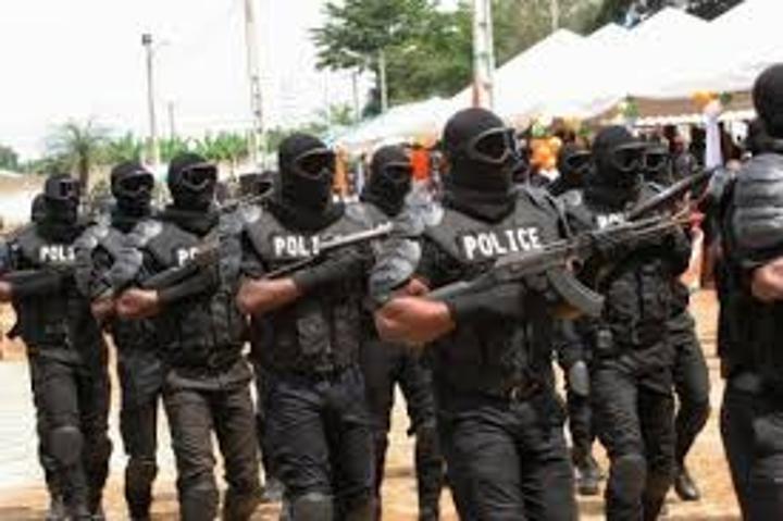 Terreur À Yaoundé: la Police entre dans les Maisons Terreur À Yaoundé: la Police entre dans les Maisons