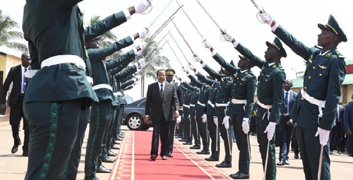 Un Général Prend Le Dessus Sur Paul Biya Un Général Prend Le Dessus Sur Paul Biya