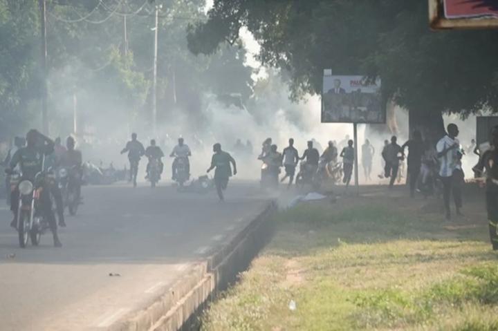 Contestation Violente de la Réélection de Biya Contestation Violente de la Réélection de Biya