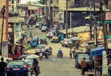 Cadavres Feu Et Sang: Un Prédicateur Visionnaire Cadavres Feu Et Sang: Un Prédicateur Visionnaire