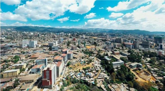 Infrastructure, Emplois et Réduction de la Pauvreté en Afrique Infrastructure, Emplois et Réduction de la Pauvreté en Afrique