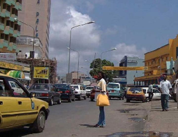 Malheur à Douala Pour Le Copain D'Une Fille Impatiente Malheur à Douala Pour Le Copain D'Une Fille Impatiente
