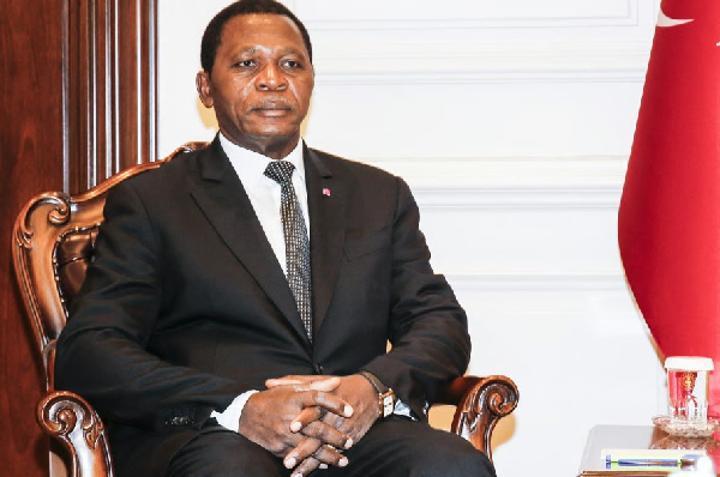 Paul Atanga Nji fait encore une annonce aux Camerounais Paul Atanga Nji fait encore une annonce aux Camerounais