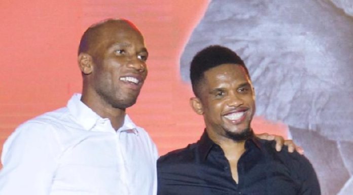 Savoir-Faire: Drogba Donne une LeçOn À Samuel Eto’O Savoir-Faire: Drogba Donne une LeçOn À Samuel Eto'O