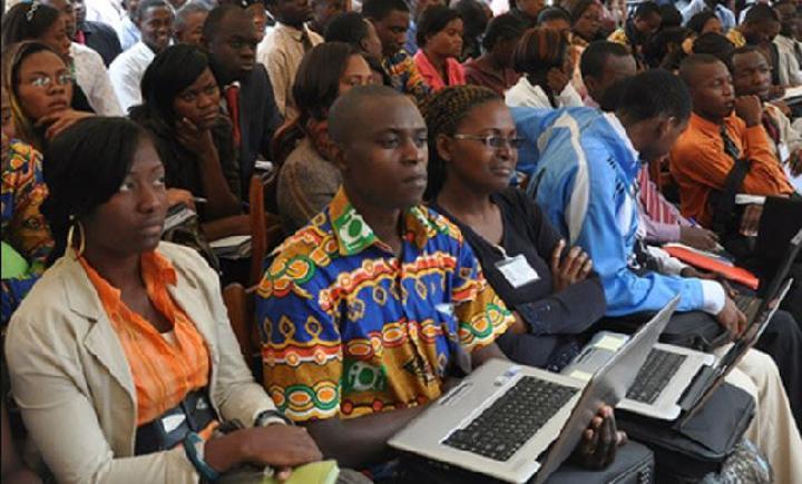 Recrutement Incertain des Entreprises et Institutions Publiques Recrutement Incertain des Entreprises et Institutions Publiques