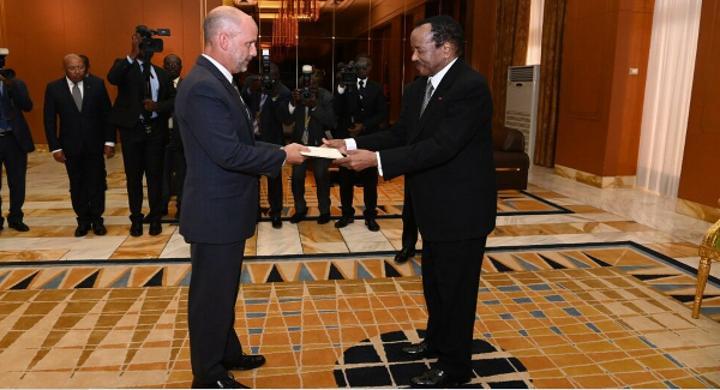 Ambassadeur des États-Unis au Cameroun Rappelé par Trump Ambassadeur des États-Unis au Cameroun Rappelé par Trump
