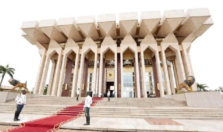 Prédation au sein de l'entourage de Paul Biya Prédation au sein de l'entourage de Paul Biya