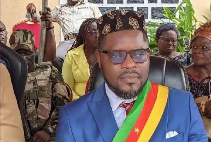 NOSO: les Ambazoniens Kidnappent le Maire D’Eyumojock NOSO: les Ambazoniens Kidnappent le Maire D'Eyumojock