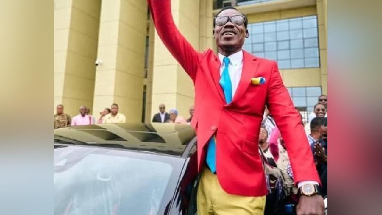 Cadeaux Remis à Lumumba par le Gouvernement Cadeaux Remis à Lumumba par le Gouvernement