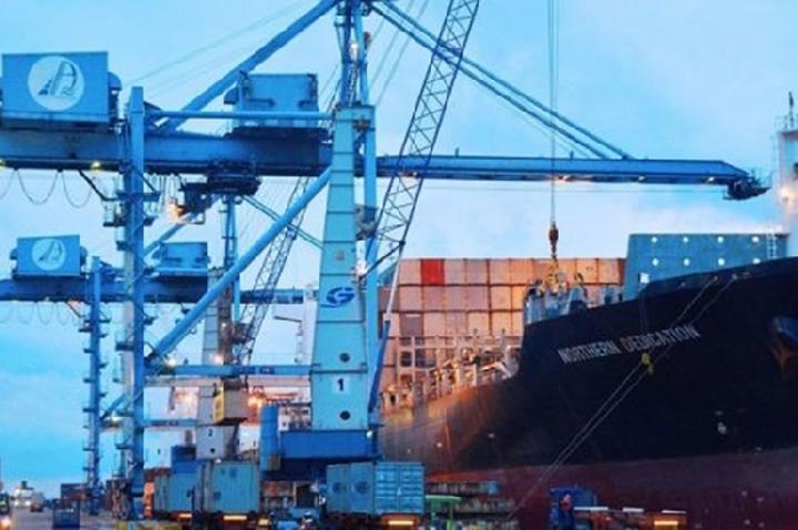 Somme Monstrueuse au Port de Douala pour Motaze et Ngoh Ngoh Somme Monstrueuse au Port de Douala pour Motaze et Ngoh Ngoh