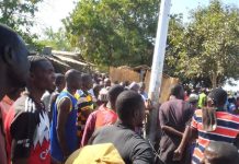 Inhumain: L’Armée Et La Population De Darak Inhumain: L'Armée Et La Population De Darak